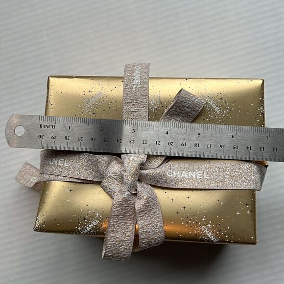 Chanel Gift Wrap Paper & Ribbon - Picture 7 of 10